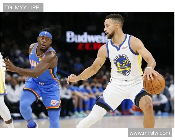 勇士与雷霆激情对决新浪视频直播全程呈现精彩瞬间